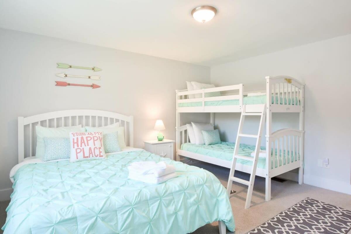 Wrap-Around Porch Mins To Beach Chatham Extérieur photo