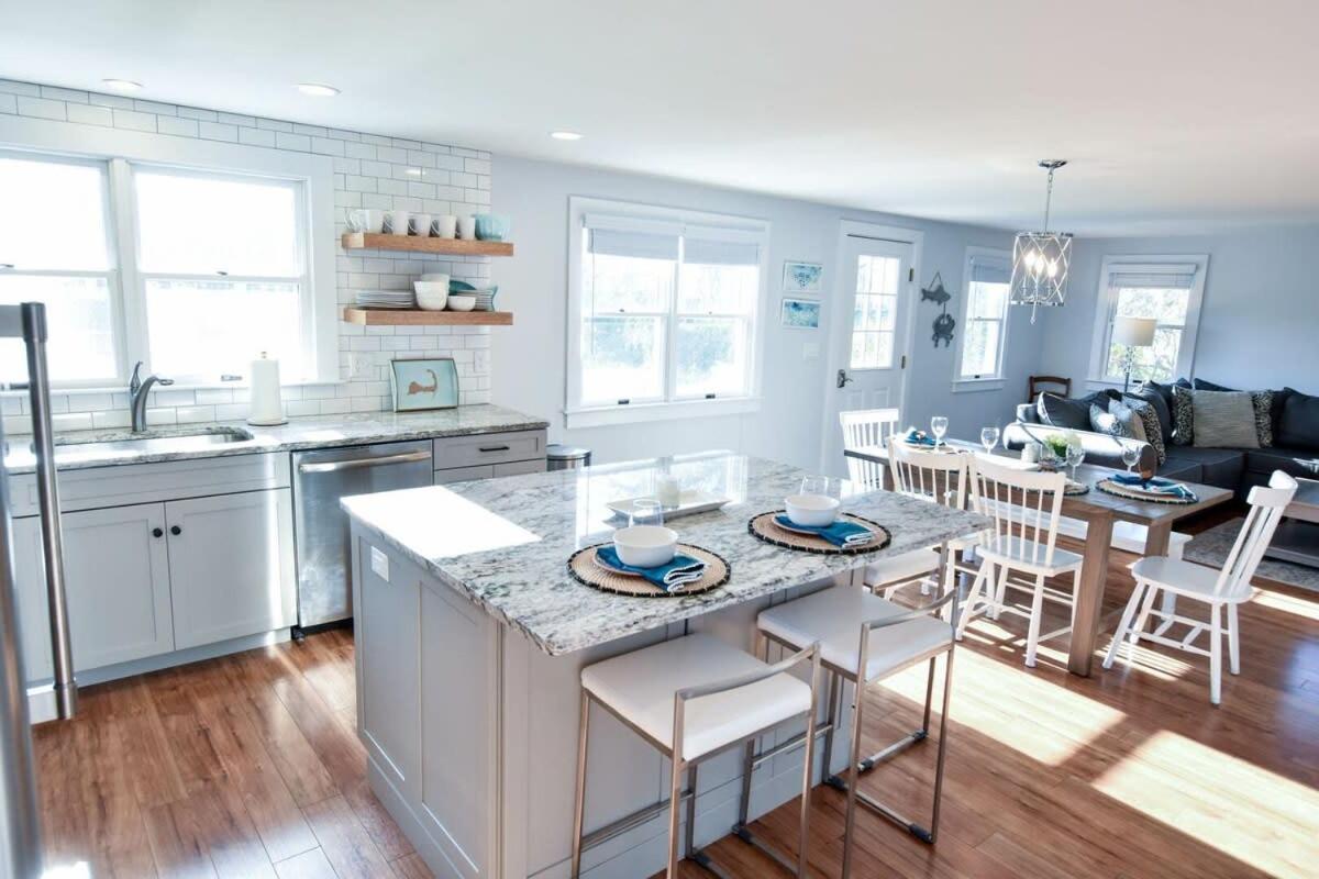 Wrap-Around Porch Mins To Beach Chatham Extérieur photo