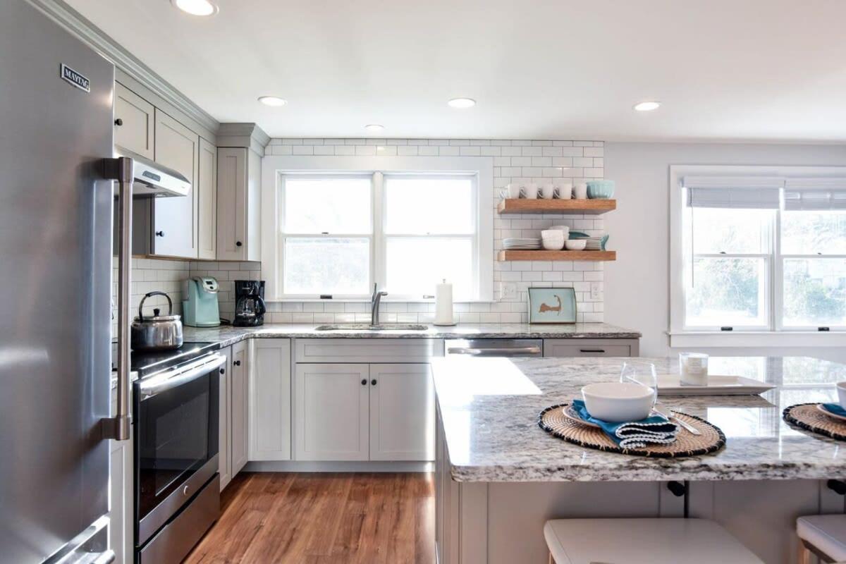 Wrap-Around Porch Mins To Beach Chatham Extérieur photo